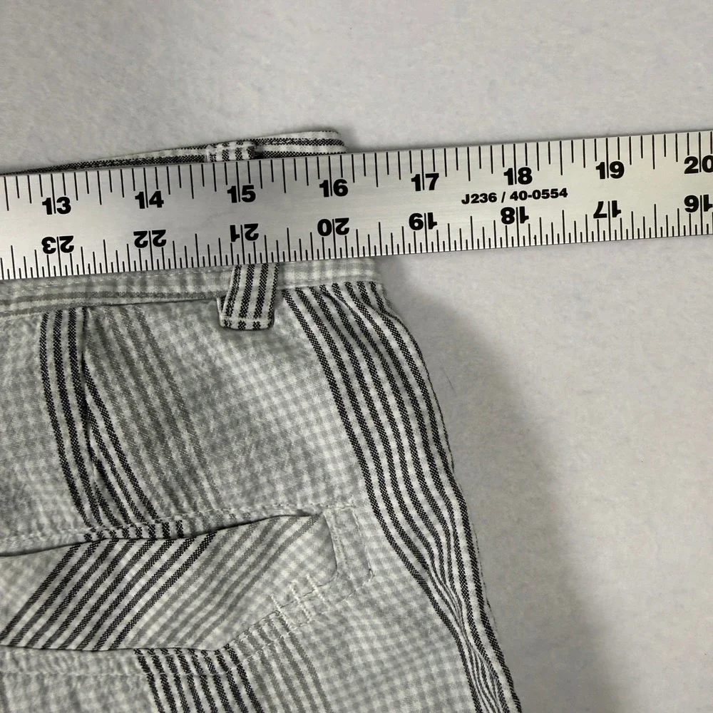 Lululemon Kahuna Plaid Shorts Mens 33 Grey White Striped Technical Casual 8.5in